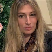 Sono laureata in giurisprudenza e possiedo i 24 CFU per l’insegnamento, un amster per la mia classe di concorso che orevede l’insegnamento di diritto ed economia e possiedo le certificazioni informatiche di LIM TABLET CODING E TEACHER e la cer